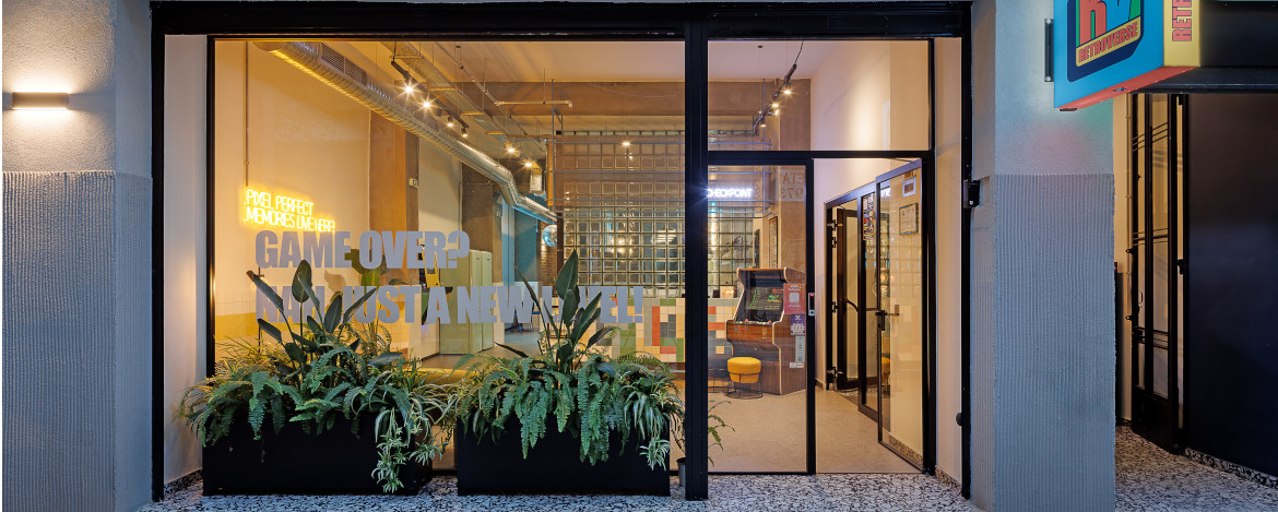 Retroverse Eccentric Stay